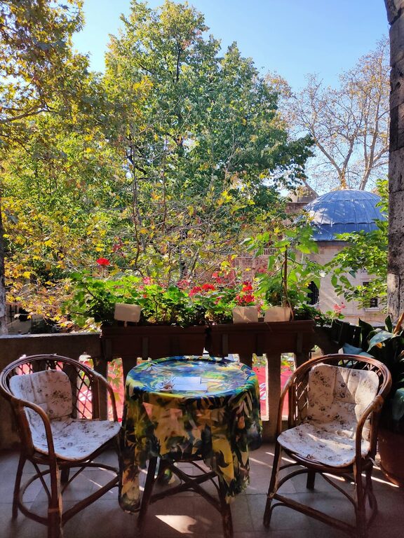 How to Make a Small Balcony Feel Cozy and Inviting